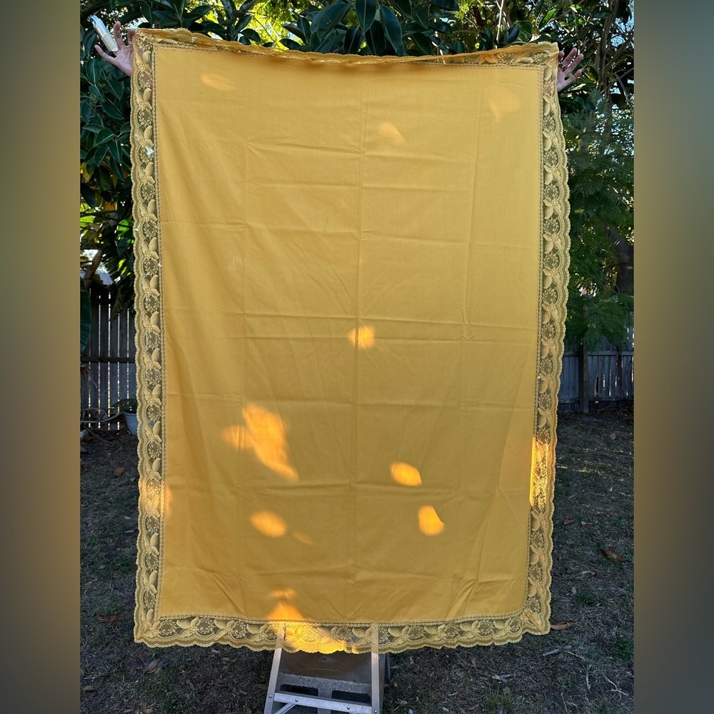 Vintage Yellow Lace Tablecloth Cottagecore Floral Lace Border 65” x 44”